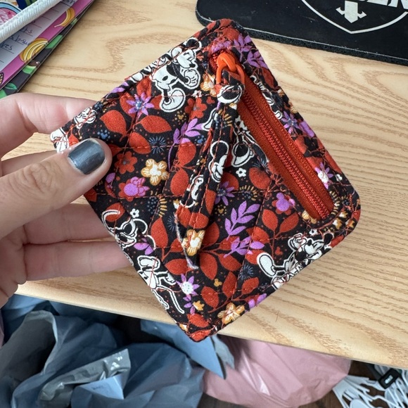 Disney x Vera Bradley wallet - Picture 3 of 5